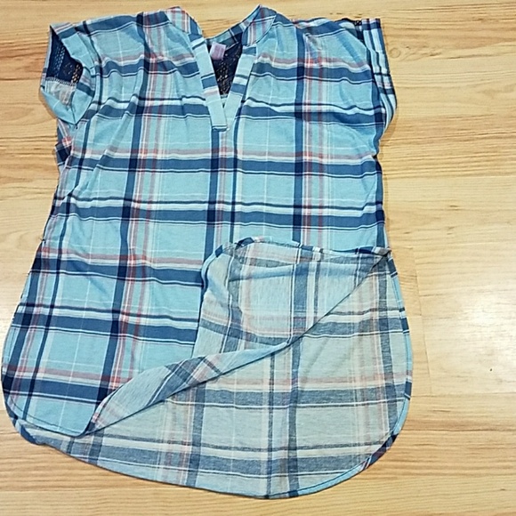 Spring Plaid V-Neck Tunic w/ Shoulder Lace - Picture 6 of 6